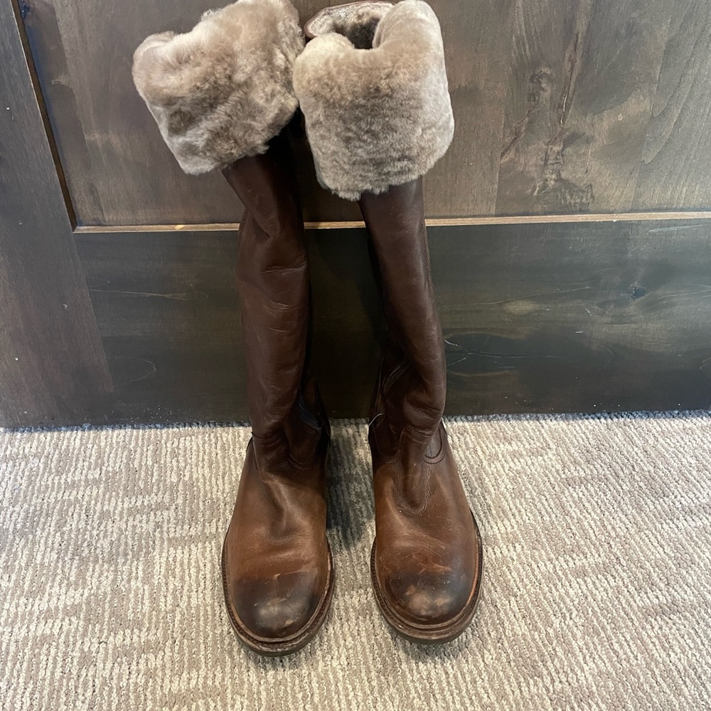 Frye Brown Leather Boots with Shearling Lining and Trim